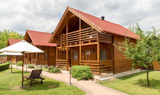 Family Apartmanházak és Panzió - Orchidea Hotel Lipót